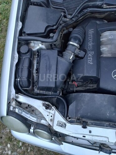Mercedes E 240-12