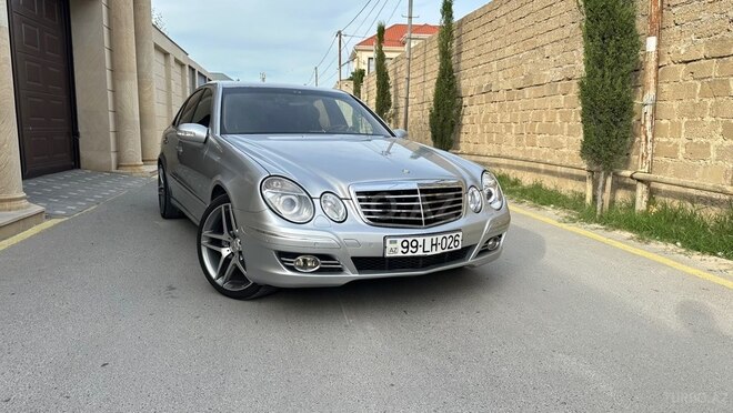 Mercedes E 270-1