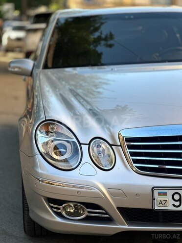 Mercedes E 270-6