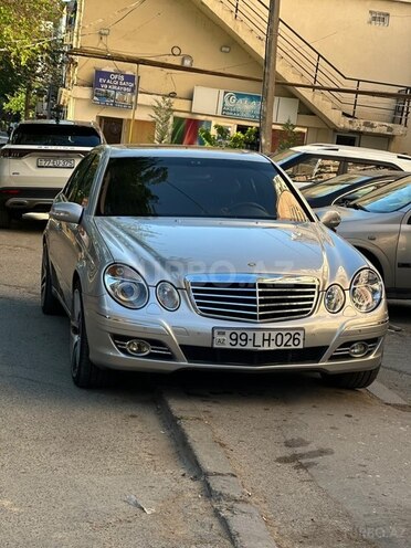 Mercedes E 270-5
