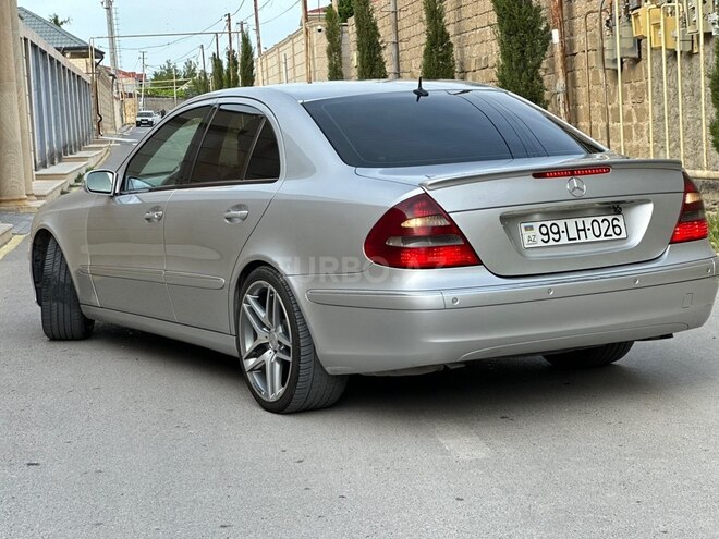 Mercedes E 270-2