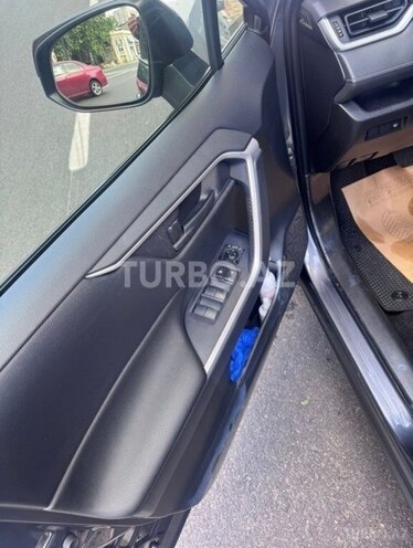 Toyota RAV4-9