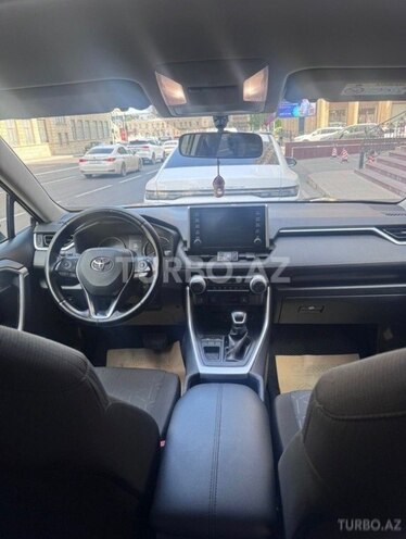 Toyota RAV4-5