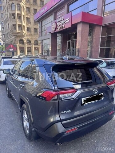 Toyota RAV4-4