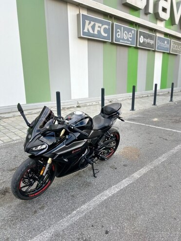 CFMOTO 250 SR-3