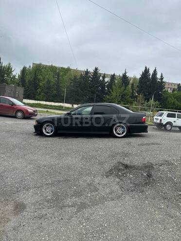BMW 530-12