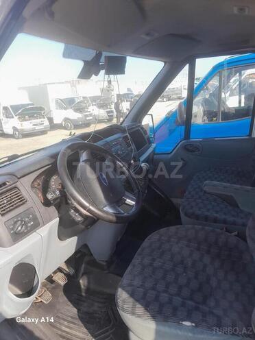 Ford Transit-3
