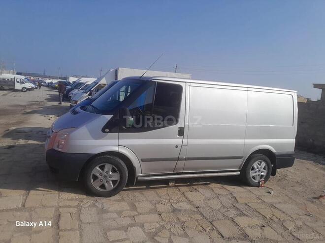 Ford Transit-4