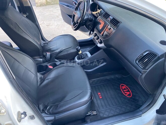 Kia Rio-7