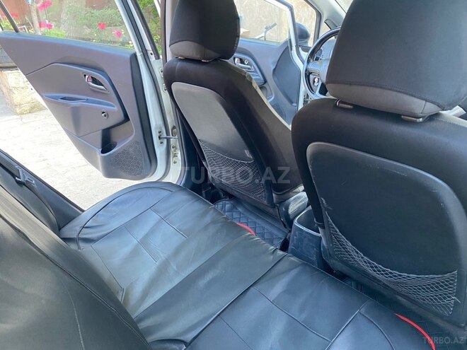 Kia Rio-6