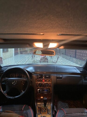 Mercedes E 240-9