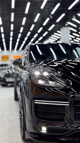 Porsche Cayenne-5