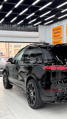 Porsche Cayenne-6