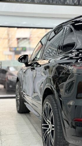 Porsche Cayenne-8