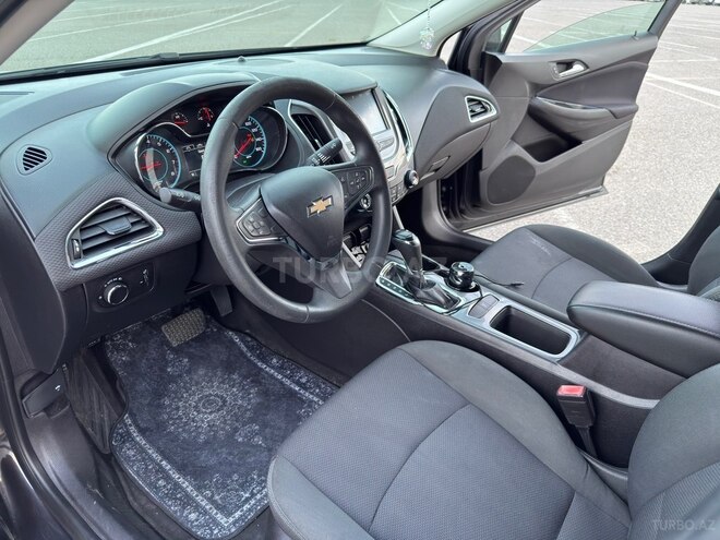 Chevrolet Cruze-10