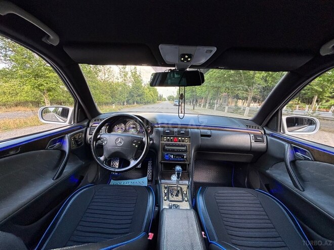 Mercedes E 270-6