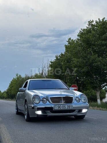 Mercedes E 270-5