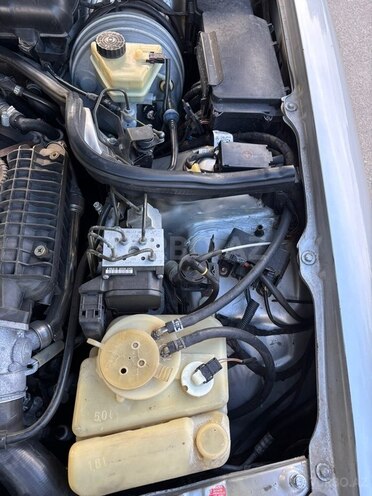 Mercedes E 270-10
