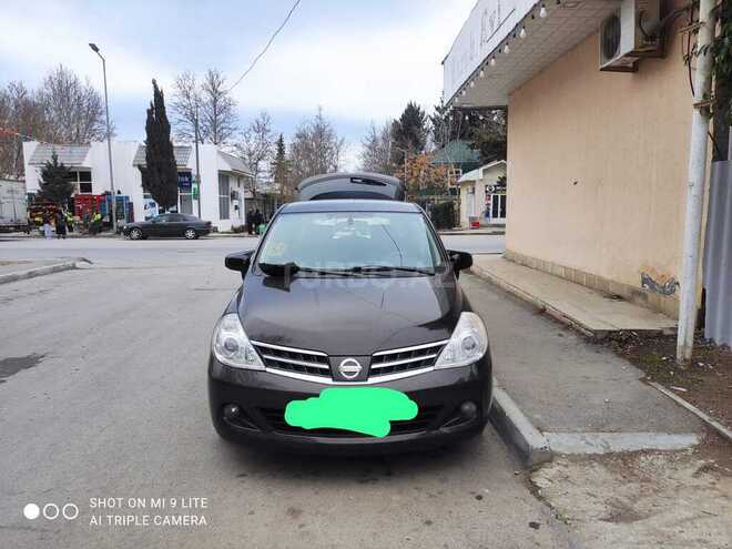 Nissan Tiida-9