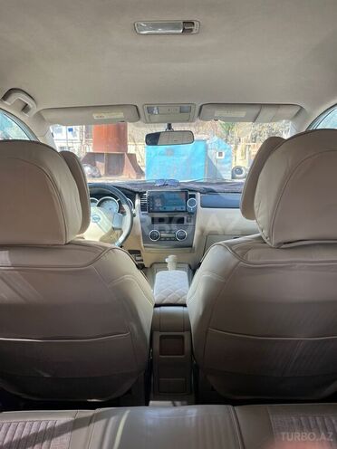 Nissan Tiida-10