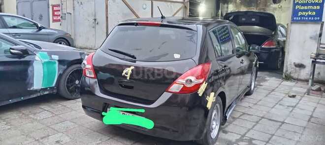 Nissan Tiida-6