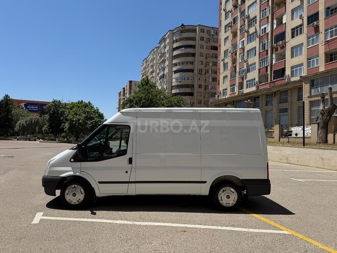 Ford Transit-5