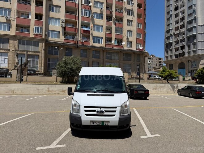 Ford Transit-4