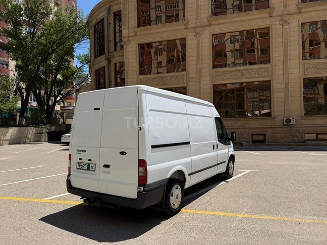 Ford Transit-7