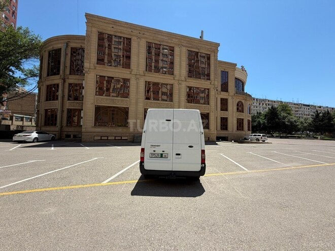 Ford Transit-18