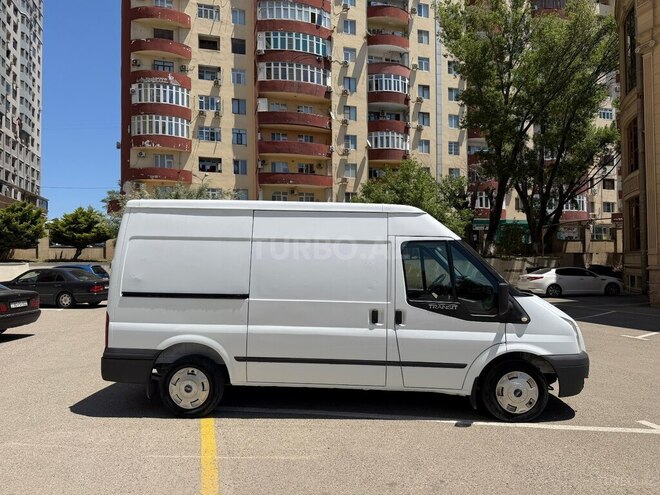 Ford Transit-15