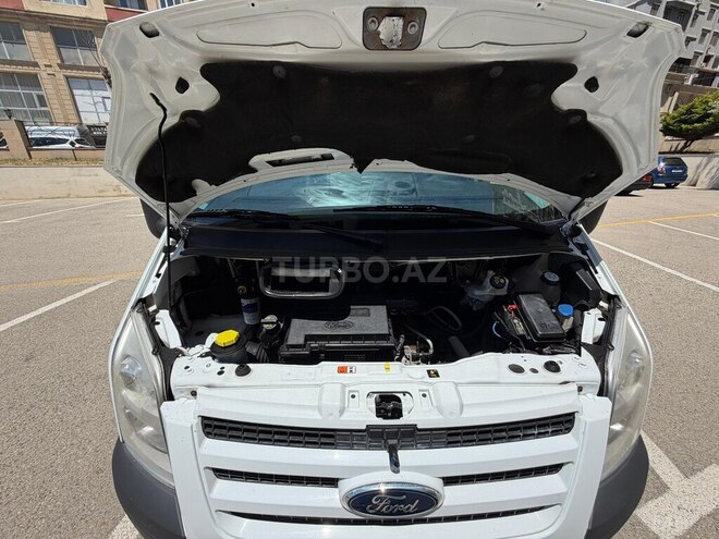 Ford Transit-20
