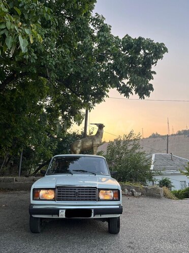 LADA (VAZ) 2107-1