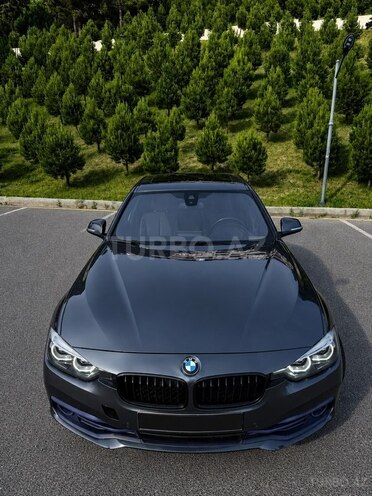BMW 330-2