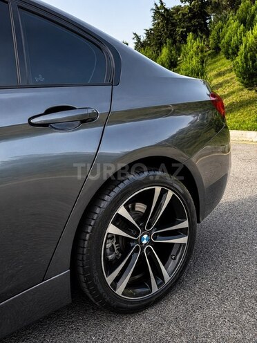 BMW 330-8