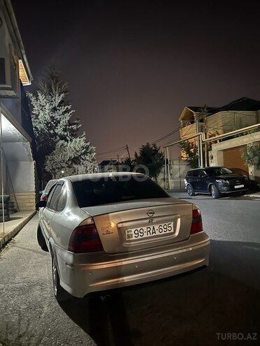Opel Vectra-3