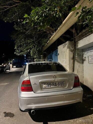 Opel Vectra-14