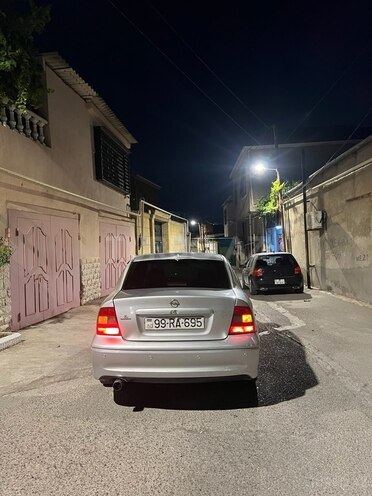 Opel Vectra-21