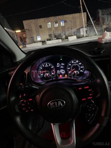 Kia Rio-11