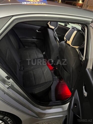 Kia Rio-7