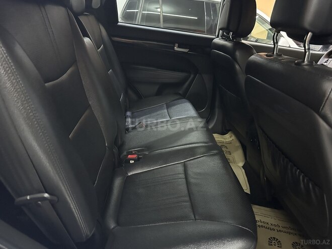 Kia Sorento-13