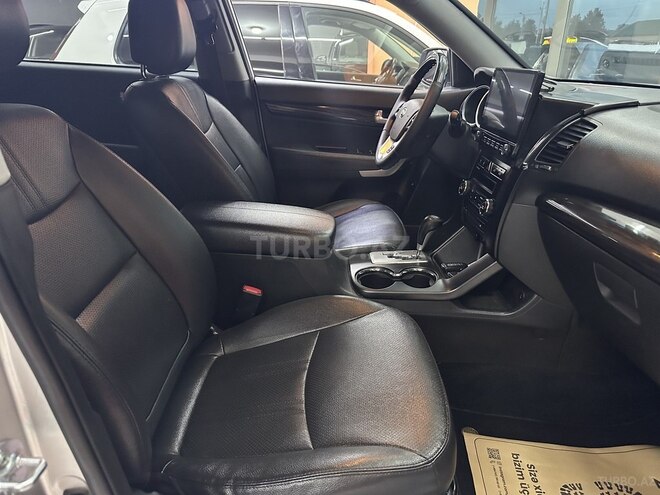 Kia Sorento-12