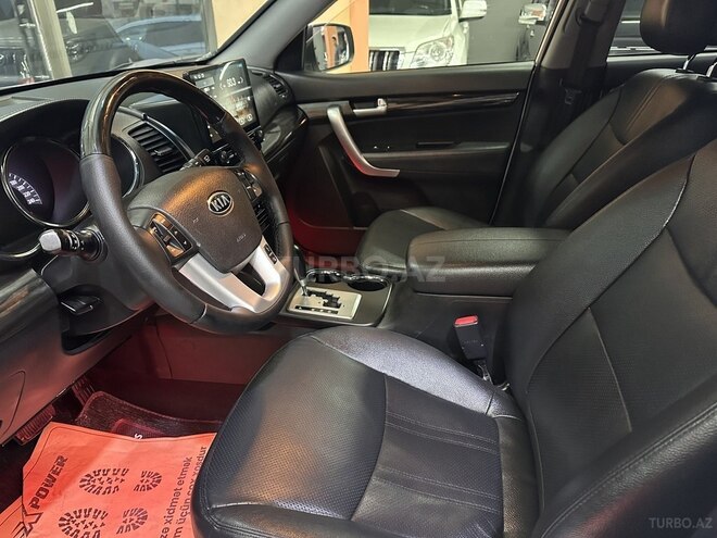 Kia Sorento-16