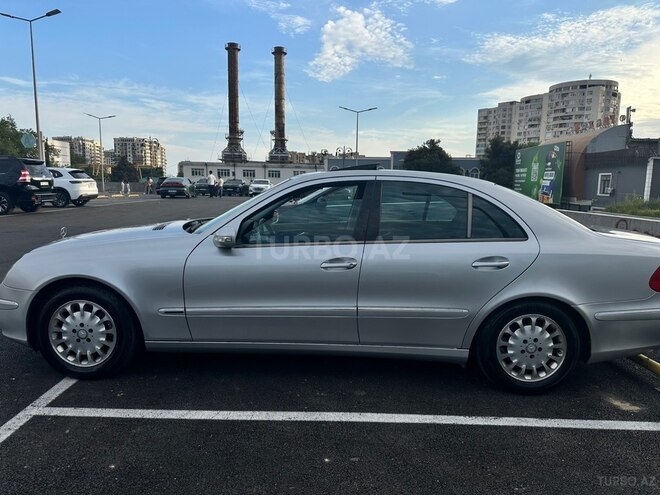 Mercedes E 240-2