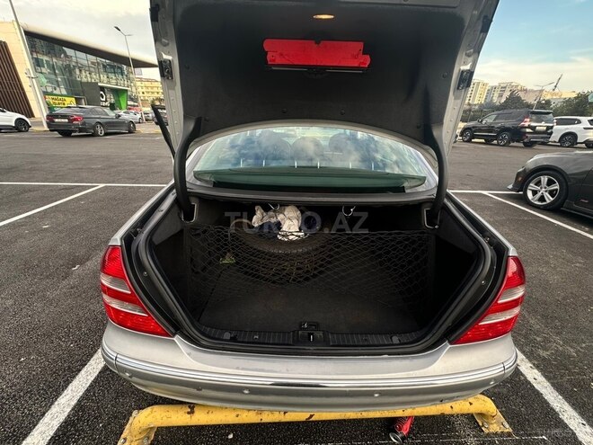 Mercedes E 240-6