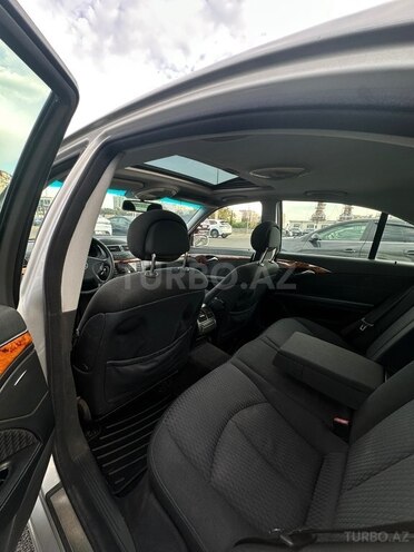 Mercedes E 240-10