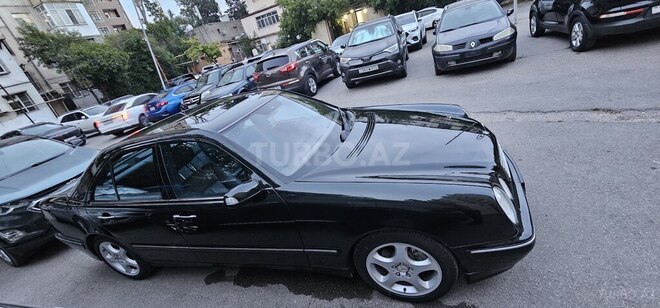 Mercedes E 270-2