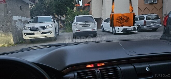 Mercedes E 270-16