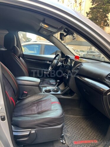 Kia Sorento-13
