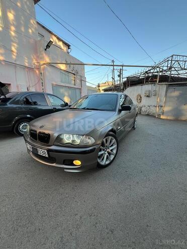 BMW 320-1