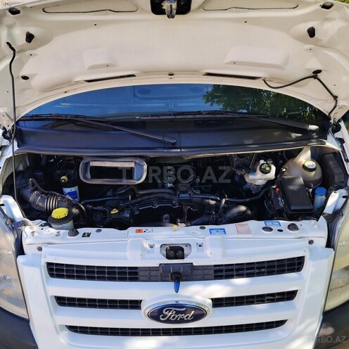 Ford Transit-5